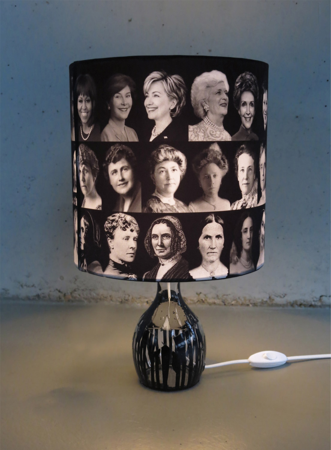 the United Ladies of Amerika 2015 TABLE LAMP